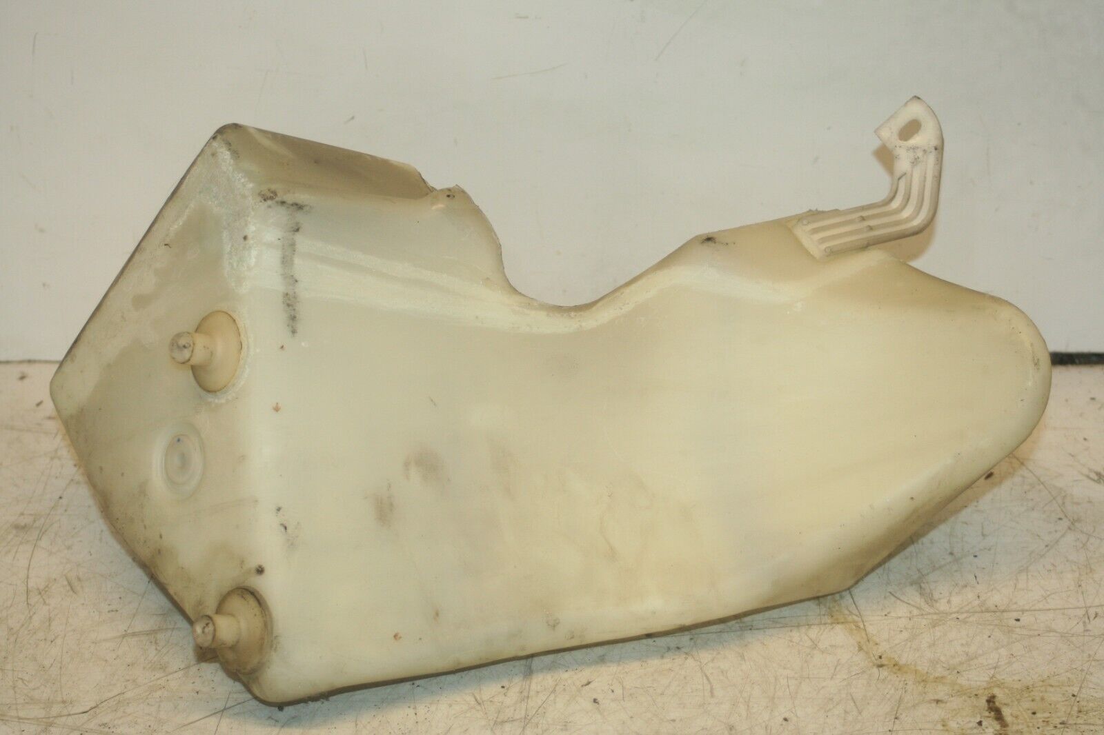 2005 MERCEDES S CLASS W220. SCREEN WASH WASHER BOTTLE + PUMPS - Image 4