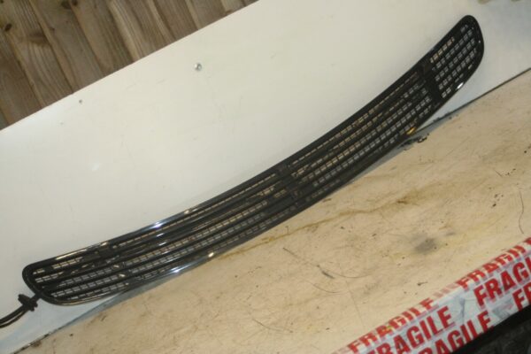 2005 MERCEDES S CLASS W220. BONNET VENT GRILLE 2208800272 - Image 2