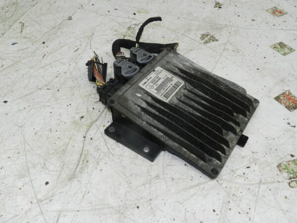 (126) RENAULT CLIO MK3 FACELIFT. ENGINE ECU 8200911560