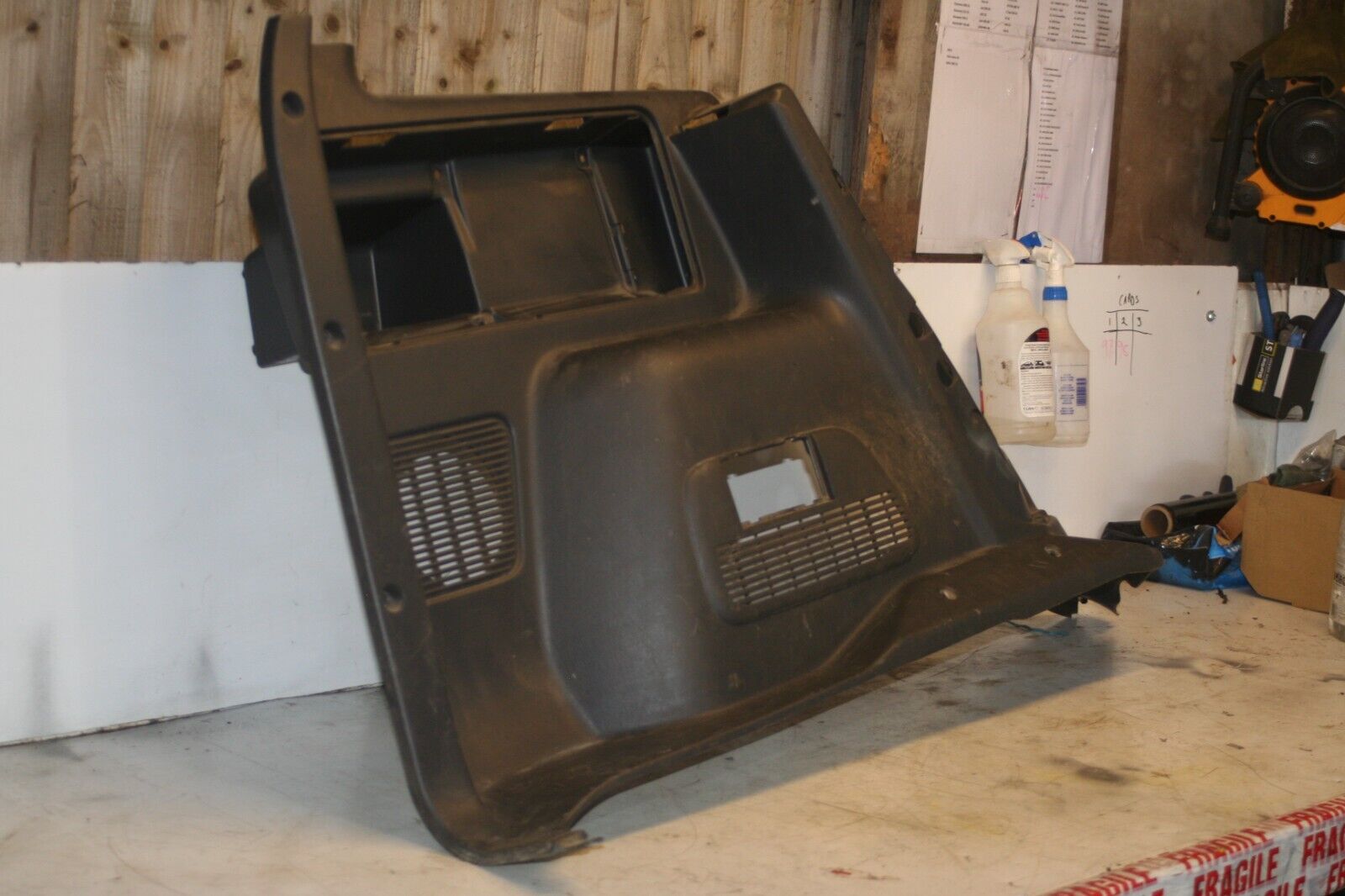 (98) TOYOTA RAV 4 MK1. PASSENGER SIDE BOOT PANEL TRIM - Image 3