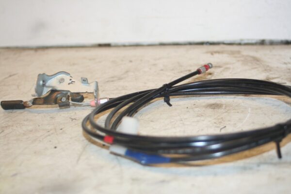 (98) TOYOTA RAV 4 MK1. FUEL CABLE FLAP RELEASE - Image 3