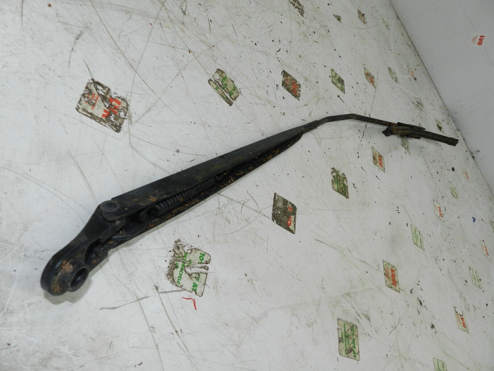 (126) RENAULT CLIO MK3 FACELIFT. FRONT WIPER ARM