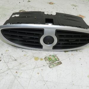 (126) RENAULT CLIO MK3 FACELIFT. AIR VENTS