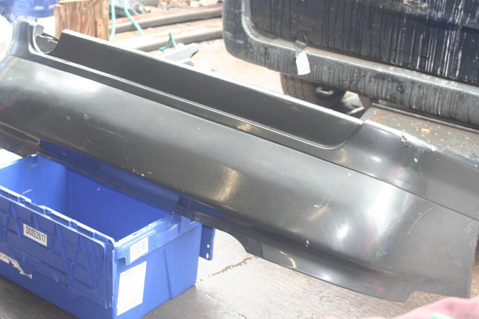 2004 LEXUS IS200. BODY KIT REAR BUMPER IN GREY - Image 2