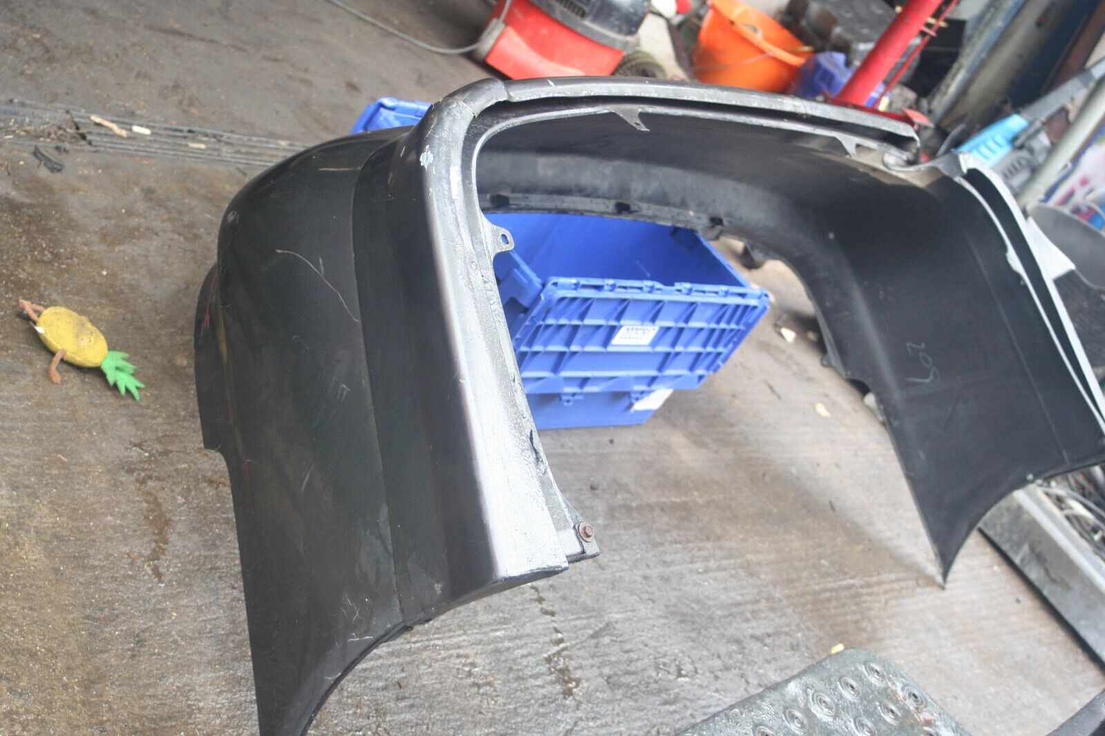 2004 LEXUS IS200. BODY KIT REAR BUMPER IN GREY - Image 3