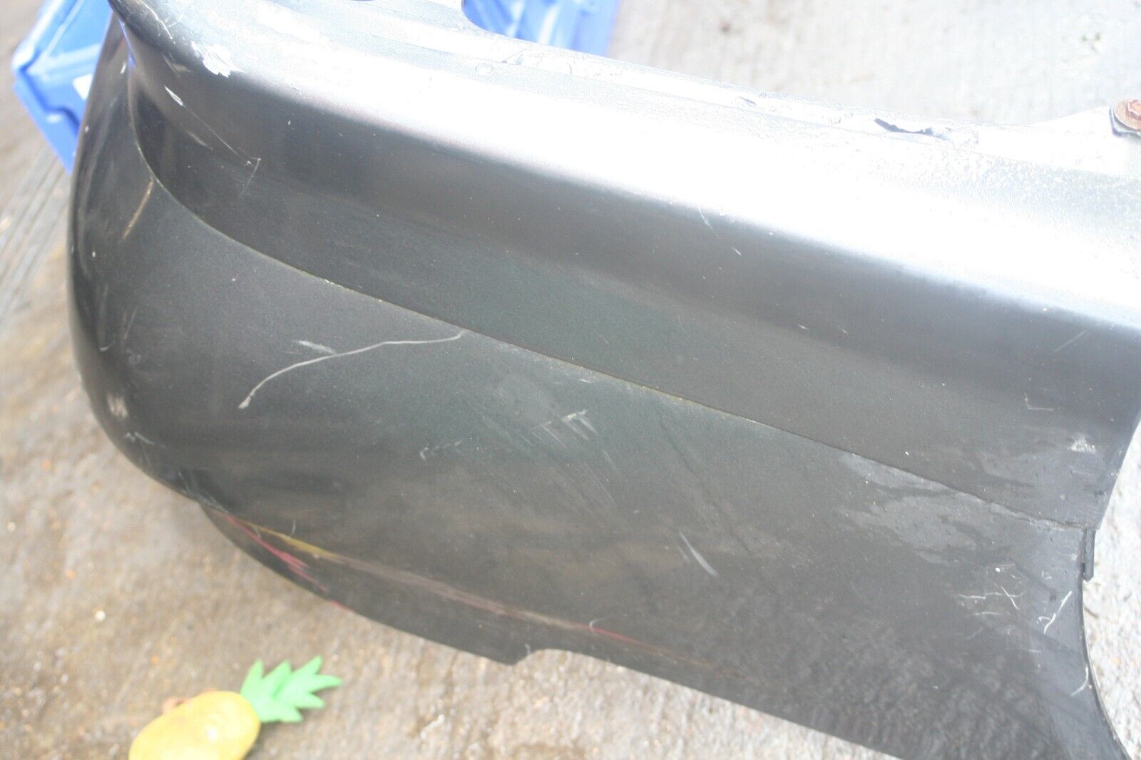 2004 LEXUS IS200. BODY KIT REAR BUMPER IN GREY - Image 4