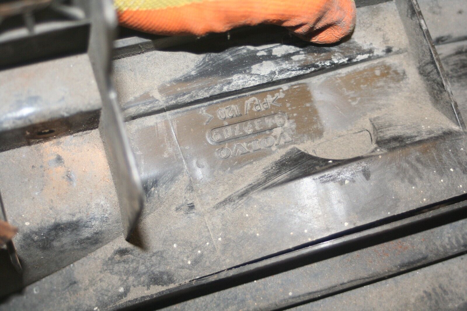 1999 VOLVO C70 2.4 PETROL. RADIATOR COOLANT FAN - Image 6