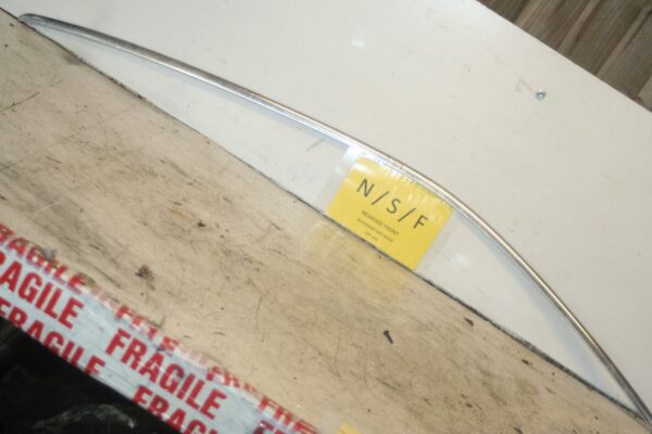 JAGUAR S TYPE. PASSENGER SIDE FRONT DOOR CHROME TRIM