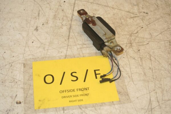 1994 MITSUBISHI PAJERO SHOGUN. DRIVER SIDE FRONT DOOR LOCKING MOTOR - Image 2