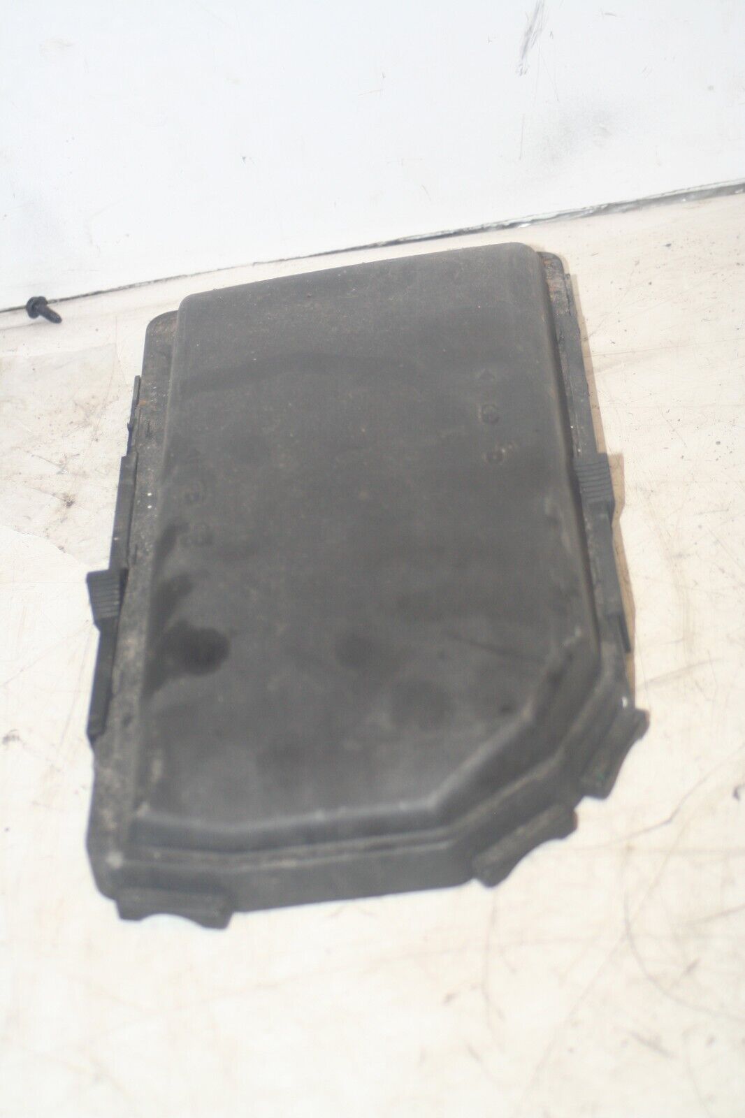 2005 MERCEDES S CLASS W220. 2205400382 FUSE COVER LID