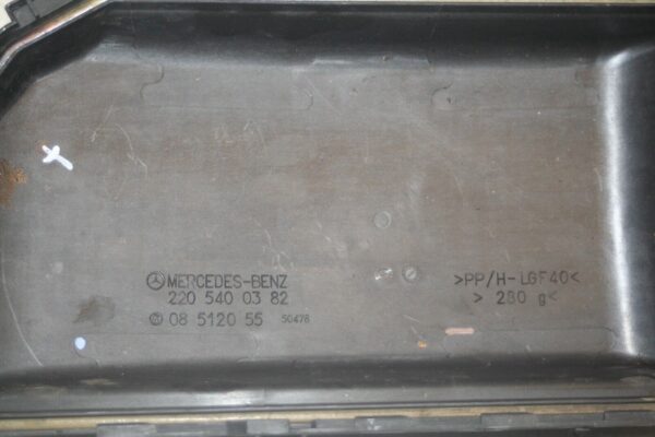 2005 MERCEDES S CLASS W220. 2205400382 FUSE COVER LID - Image 3