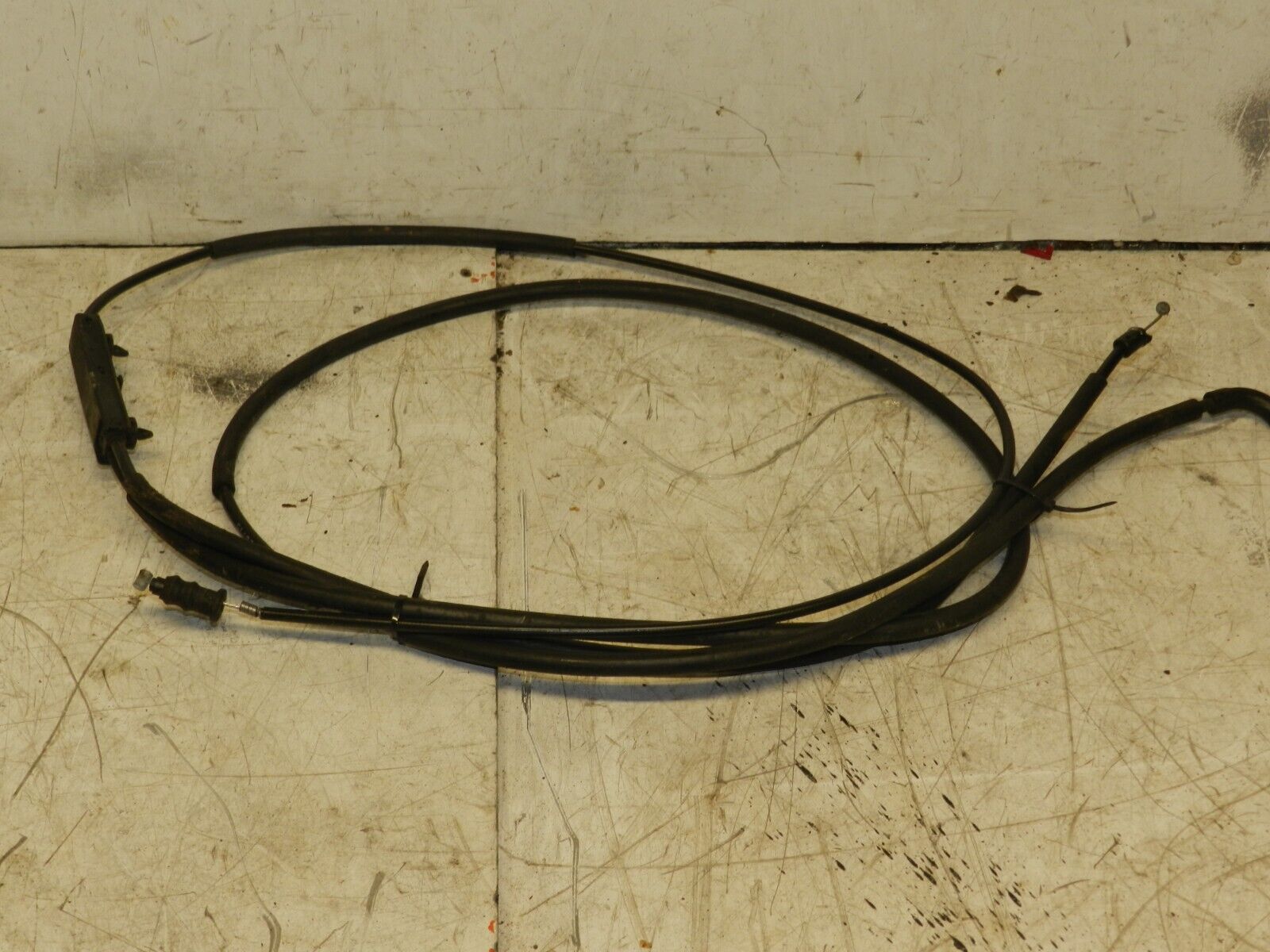 2014 BMW 1 SERIES F21 118D. BONNET RELEASE CABLE