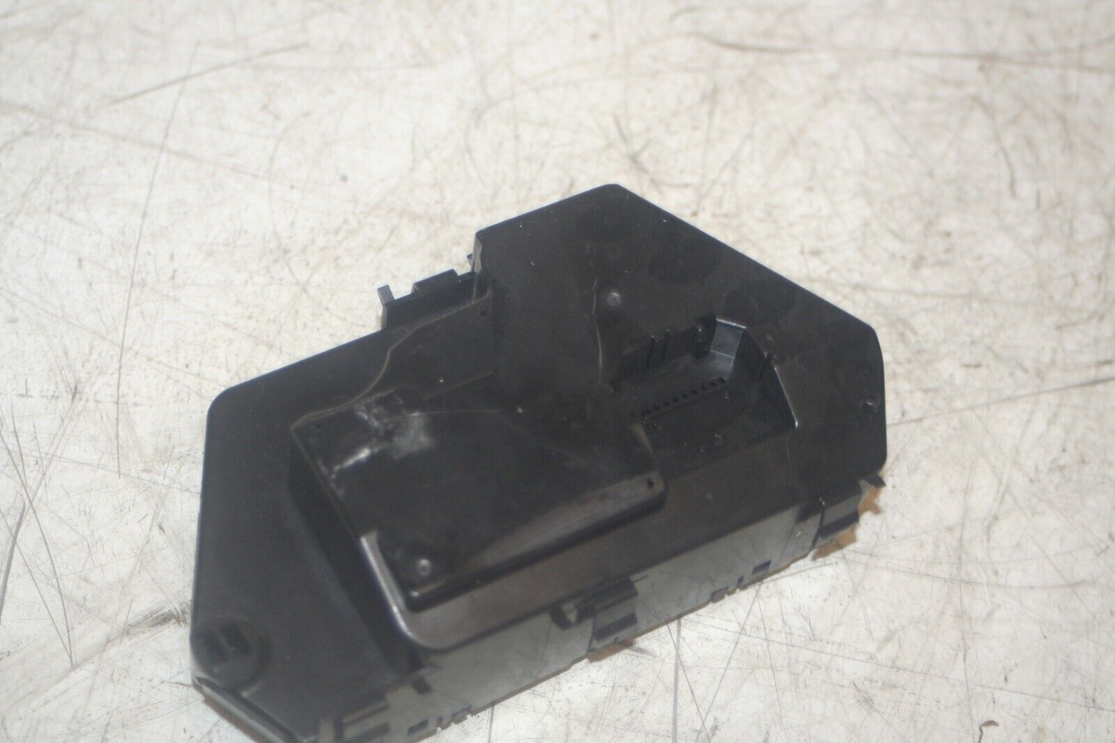2005 MERCEDES S CLASS W220. 2208216879 DOOR CONTROL UNIT MODULE REAR RIGHT