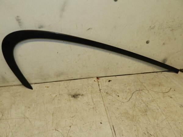 2014 BMW 1 SERIES F21 118D. DRIVER SIDE WINDOW TRIM IN BLACK RIGHT - Image 2