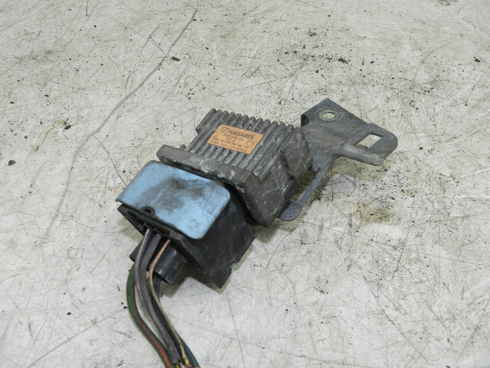 2012 FORD GALAXY MK3 TITANIUM. AV6112A343BA GLOW PLUG RELAY