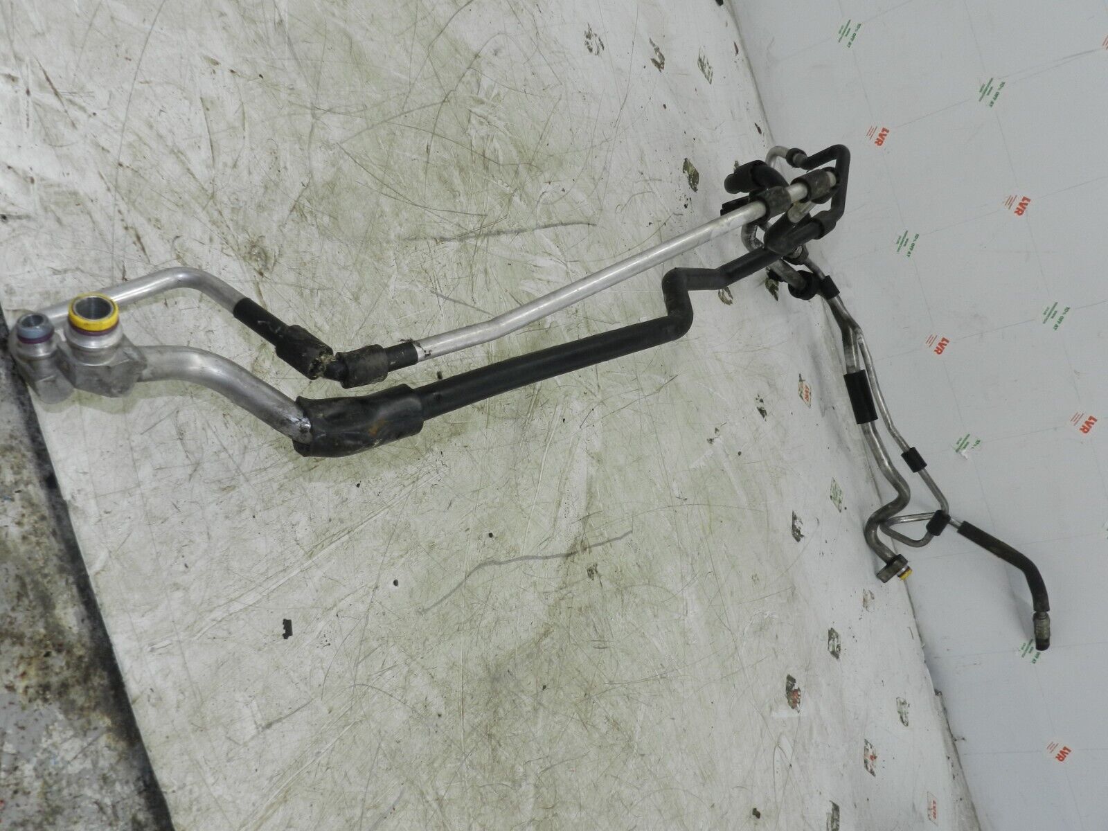 (121) 2007 AUDI A4 SALOON B7. AIR CON PIPES