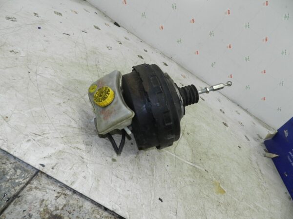 (121) 2007 AUDI A4 SALOON B7. BRAKE MASTER CYLINDER AND SERVO 8E0612105AG