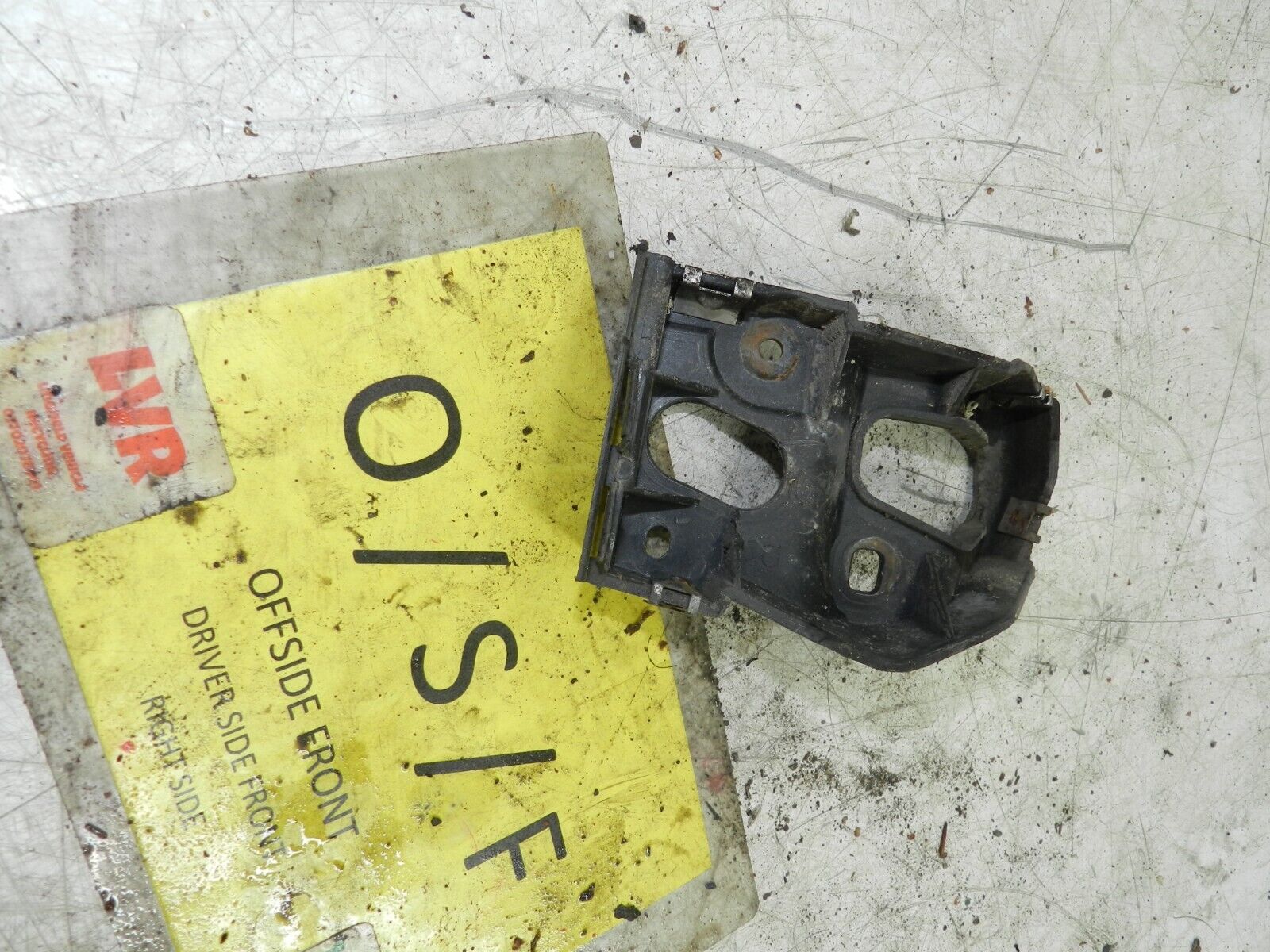 (121) 2007 AUDI A4 SALOON B7. DRIVER SIDE BUMPER BRACKET - Image 3