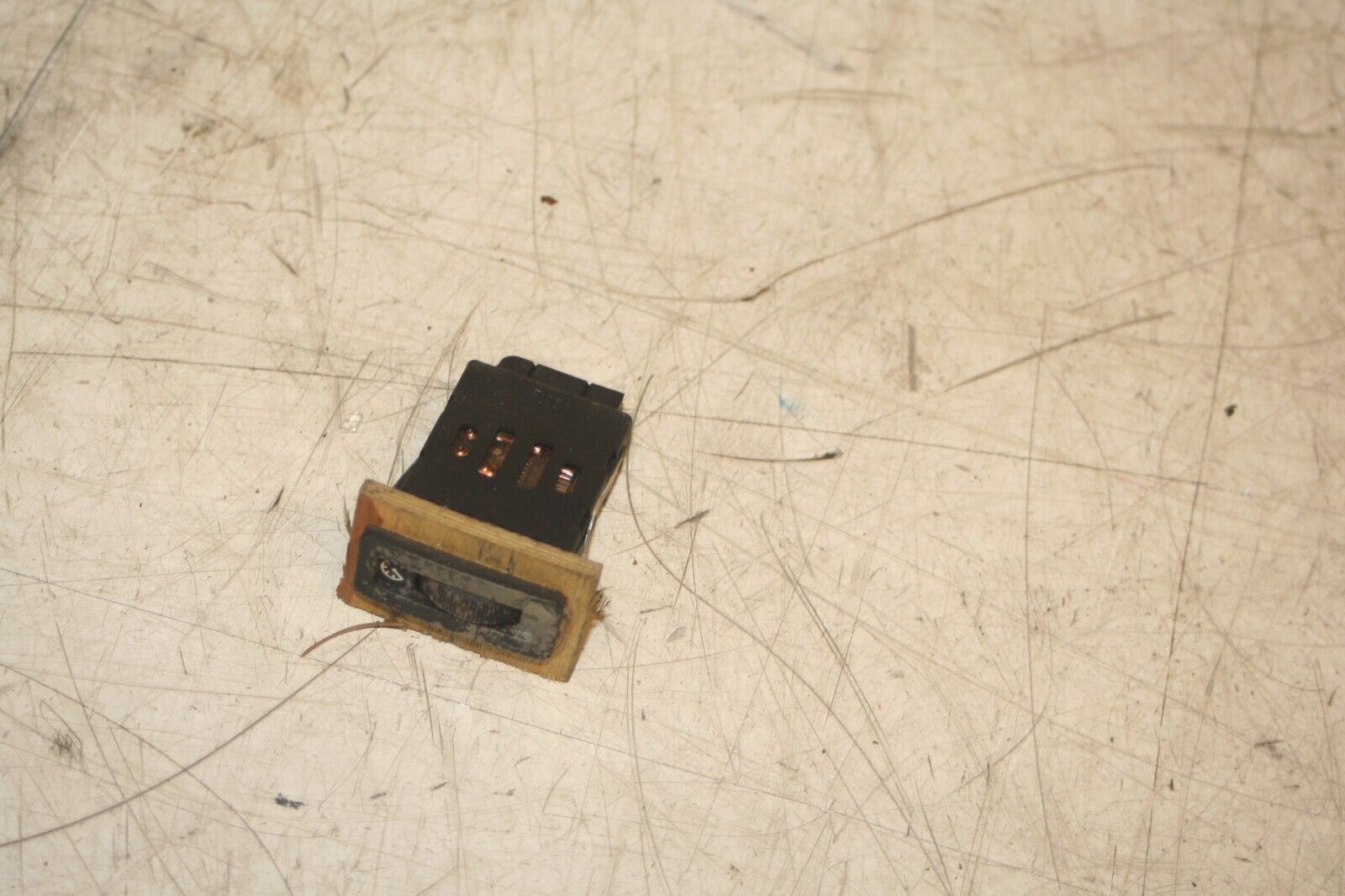 1988 BMW 735 7SERIES E32. SPEEDOMETER LIGHT DIMMER