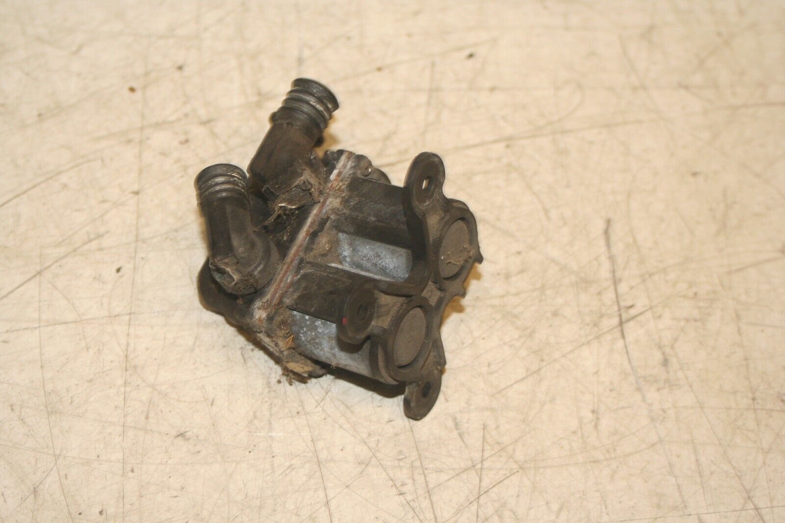 1988 BMW 735 7SERIES E32. COOLANT PUMP ADDITIONAL AUXILLARY - Image 3
