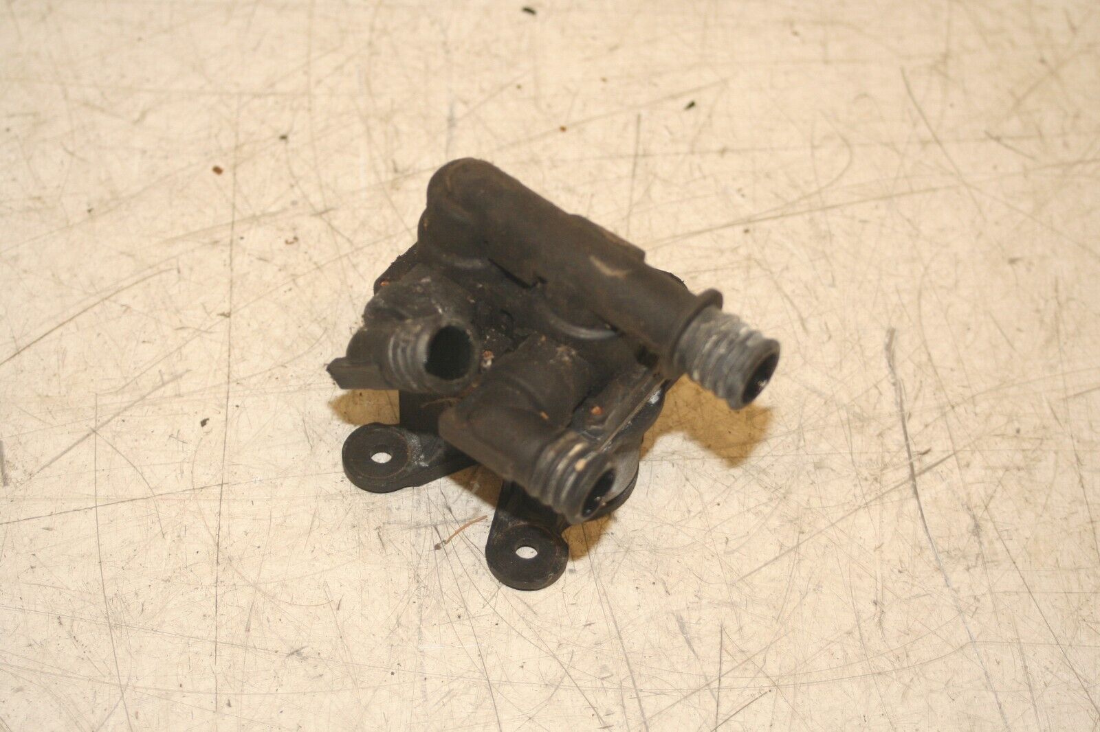 1988 BMW 735 7SERIES E32. COOLANT PUMP ADDITIONAL AUXILLARY - Image 4