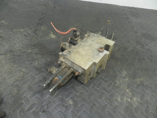 155 1999 LAND ROVER DISCOVERY 2 V8. ACE VALVE BLOCK - Image 2