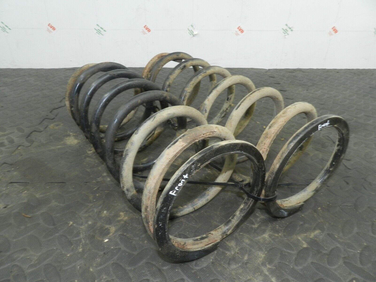155 1999 LAND ROVER DISCOVERY 2 V8. FRONT SUSPENSION SPRINGS - Image 2