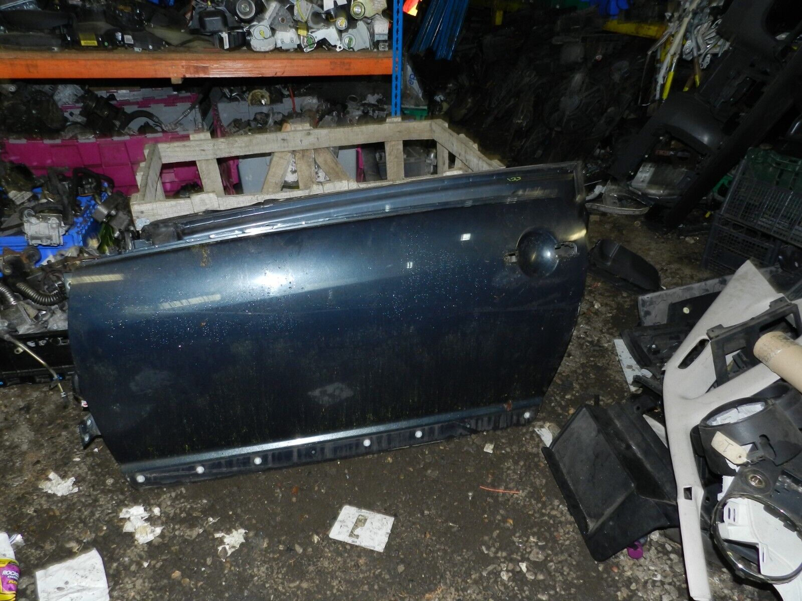 (135) 2003 CITROEN C3 PLURIEL CONVERTIBLE. PASSENGER SIDE DOOR BAD PAINT