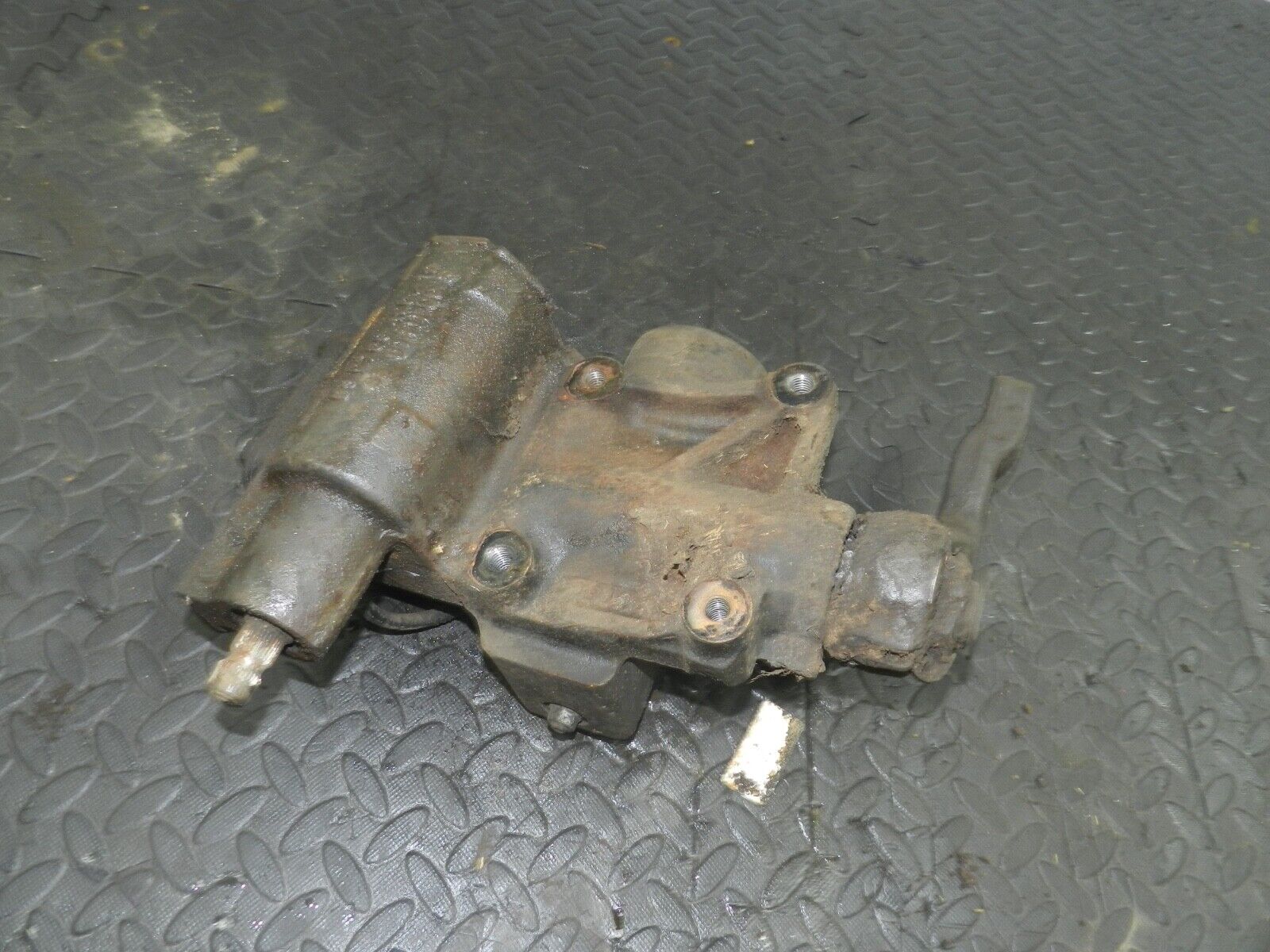 155 1999 LAND ROVER DISCOVERY 2 V8. STEERING BOX