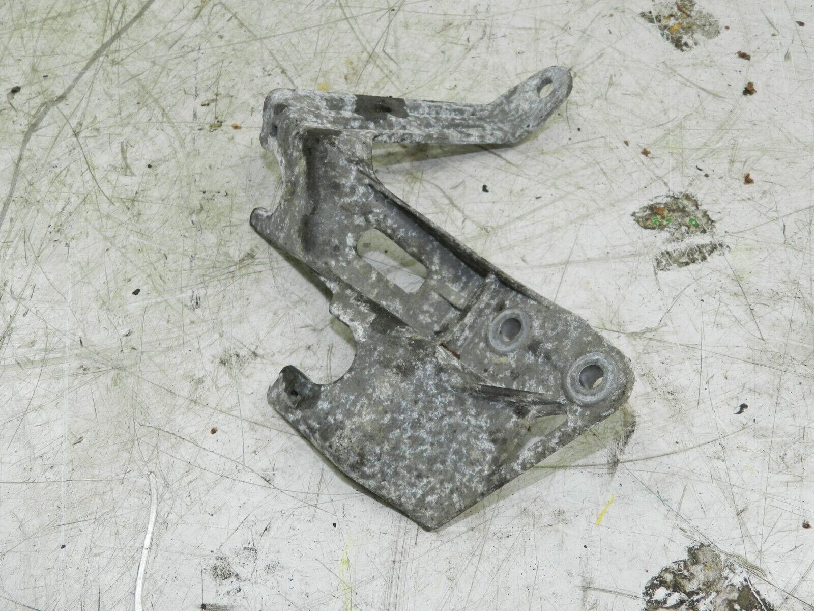 (135) 2003 CITROEN C3 PLURIEL CONVERTIBLE. GEAR SELECTOR BRACKET - Image 2