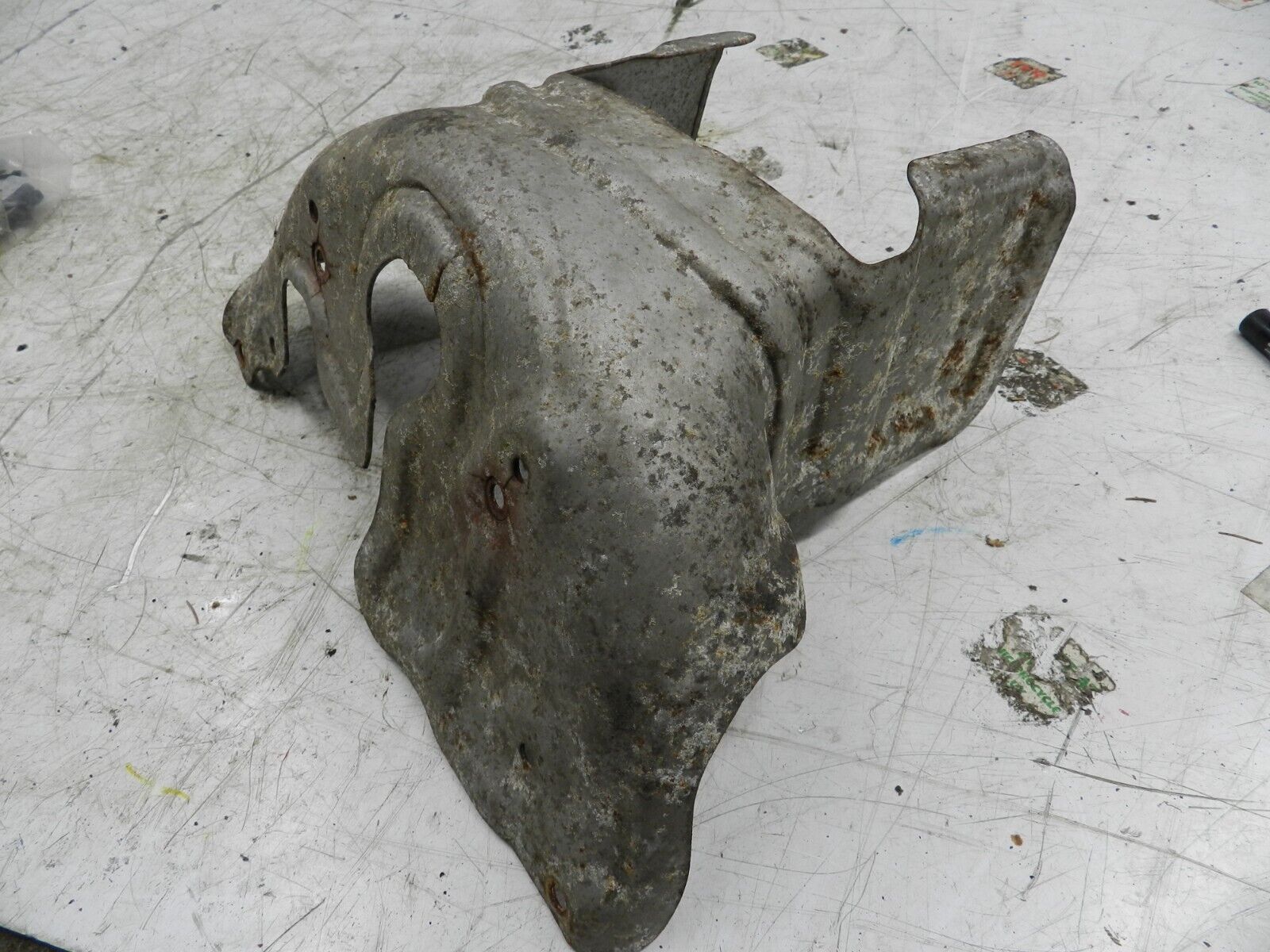 (135) 2003 CITROEN C3 PLURIEL CONVERTIBLE. EXHAUST HEAT SHIELD
