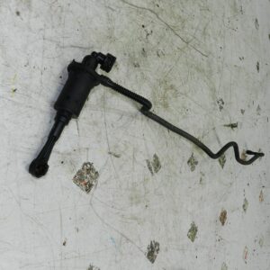 (135) 2003 CITROEN C3 PLURIEL CONVERTIBLE. CLUTCH MASTER CYLINDER AND PIPE