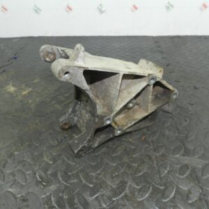 155 1999 LAND ROVER DISCOVERY 2 V8. ENGINE BRACKET