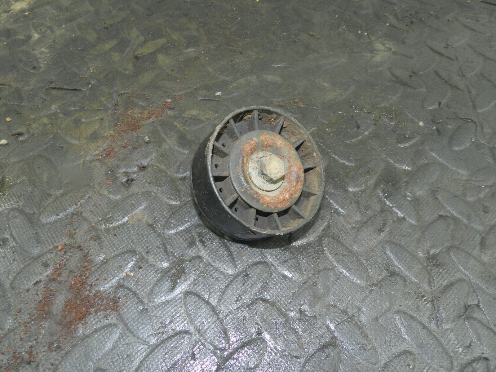 155 1999 LAND ROVER DISCOVERY 2 V8. IDLER PULLEY - Image 3