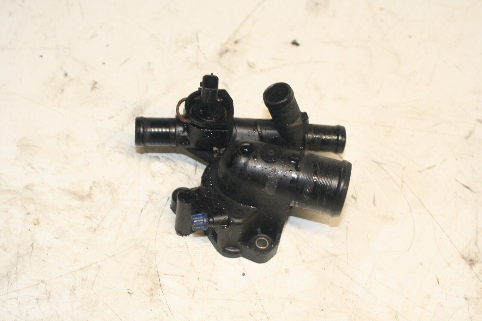 VAUXHALL VIVARO / RENAULT TRAFFIC. COOLANT THERMOSTAT HOUSING