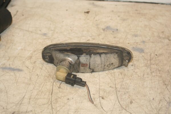 2004 VOLKSWAGEN CONVERTIBLE BEETLE 1.8T. FRONT INDICATOR PASSENGER SIDE - Image 2