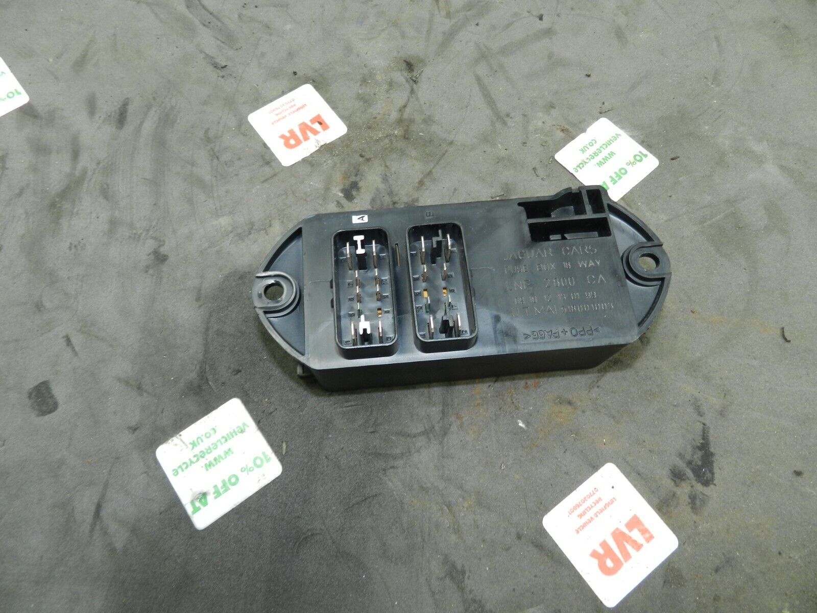 134. 1997-2002 JAGUAR XJ8. FUSE BOX BOARD - Image 2