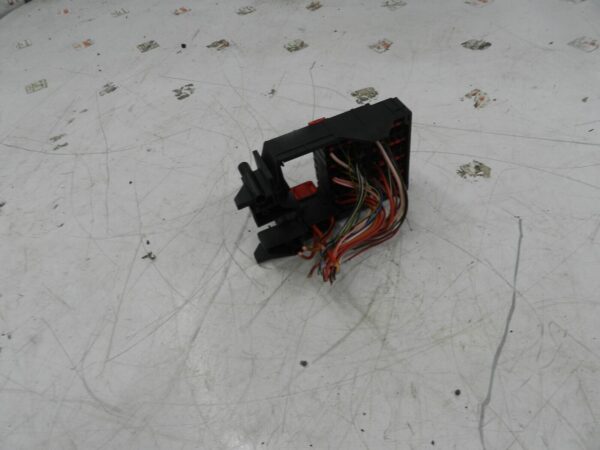 (131) 02 MERCEDES E CLASS ESTATE W210. FUSE BOX BOARD - Image 2