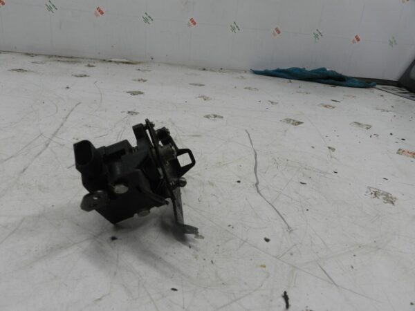 (131) 2002 MERCEDES BENZ E CLASS ESTATE W210. THROTTLE CRUISE CONTROL ACTUATOR