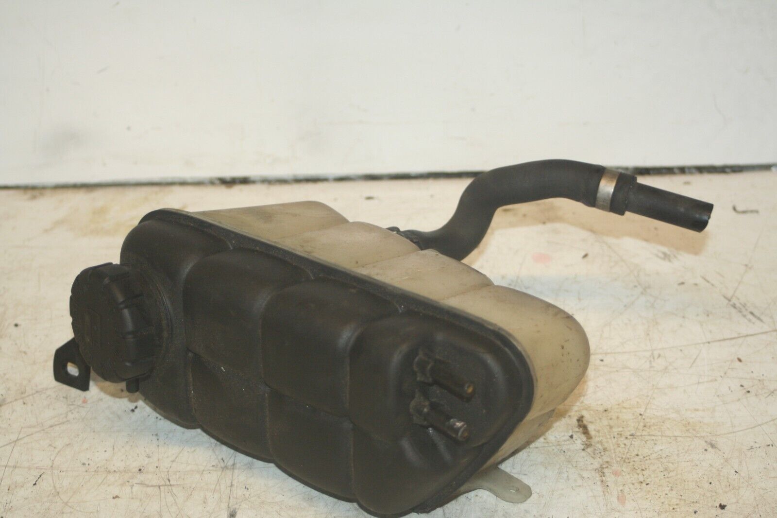 2005 MERCEDES S CLASS W220. COOLANT WATER BOTTLE TANK