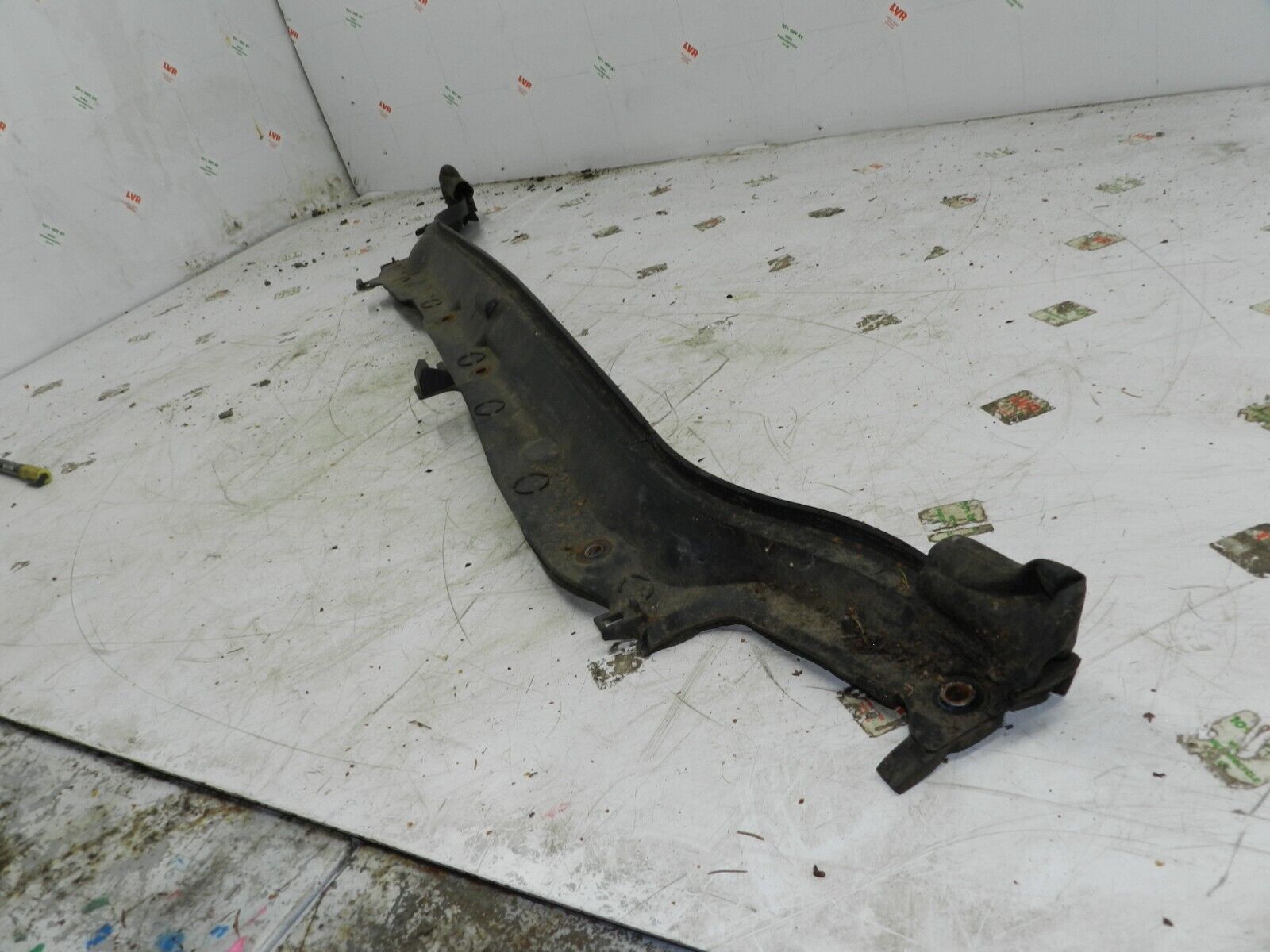 (126) RENAULT CLIO MK3 FACELIFT. SCUTTLE PANEL TRIM FRAME