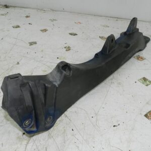 (126) RENAULT CLIO MK3 FACELIFT. WING TRIM 8200314931 BRACKET MOUNT