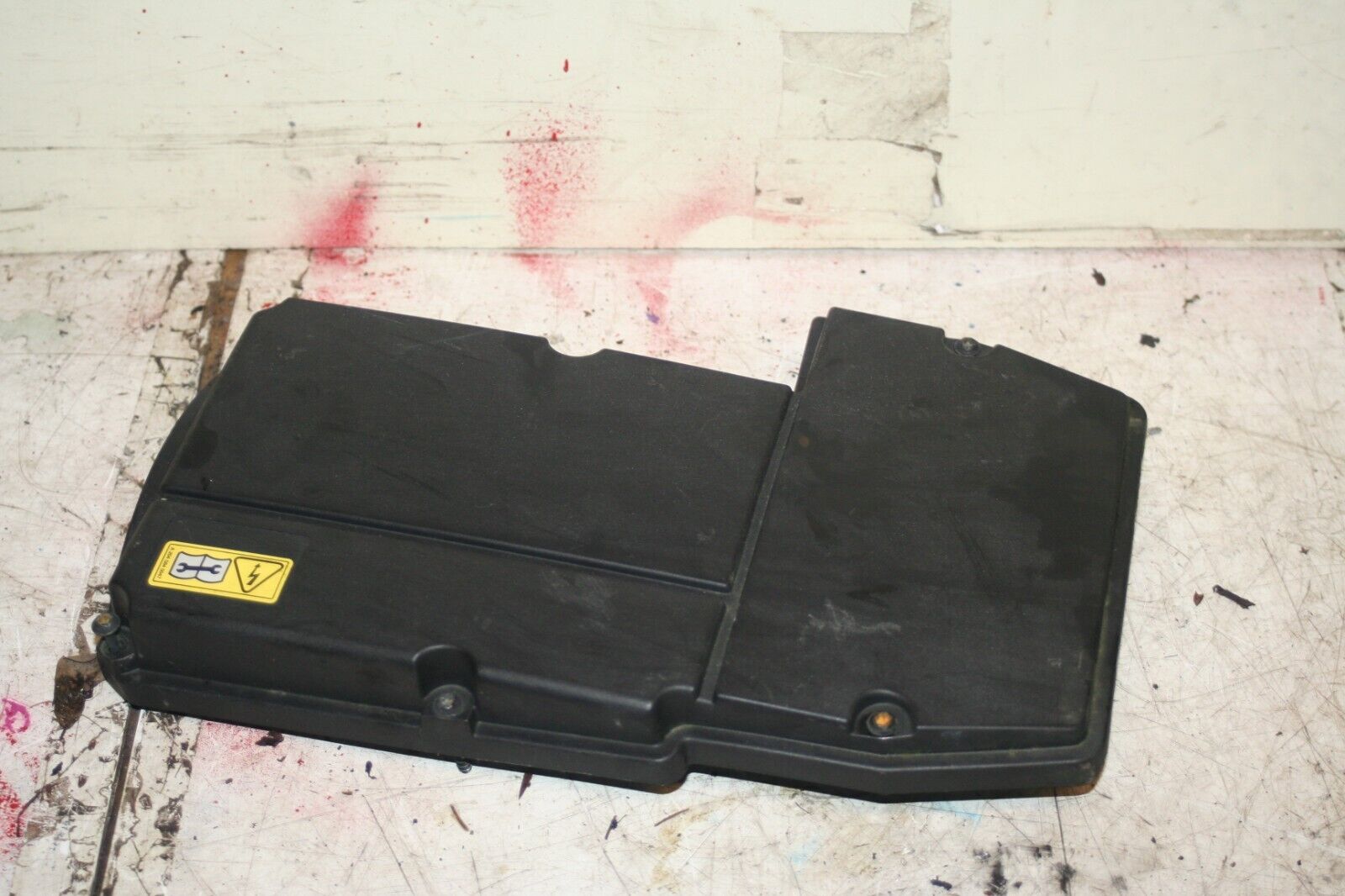 2006 MERCEDES BENZ C CLASS W203. ECU FUSE COVER