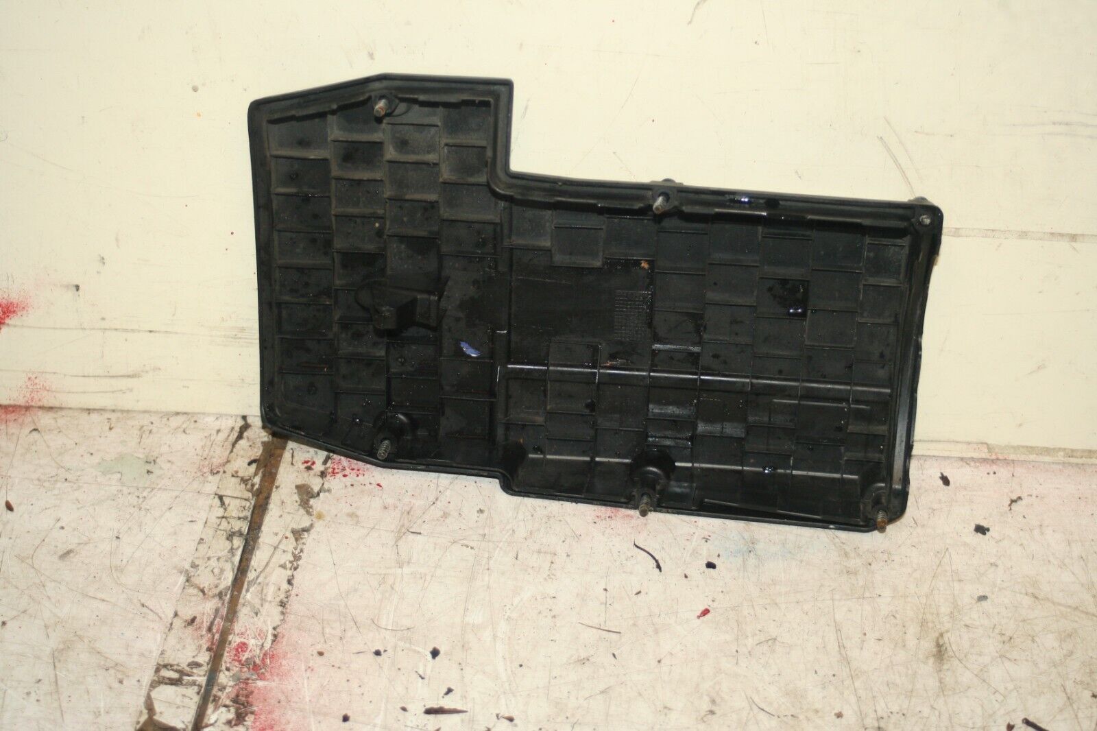 2006 MERCEDES BENZ C CLASS W203. ECU FUSE COVER - Image 2