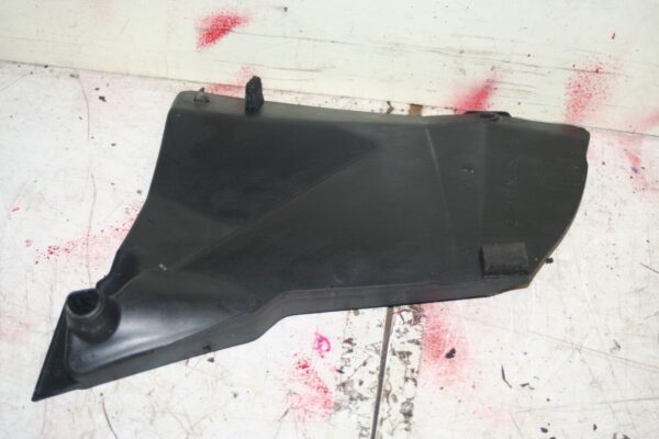 2006 MERCEDES BENZ C CLASS W203. A2038301613 FUSE BOX COVER