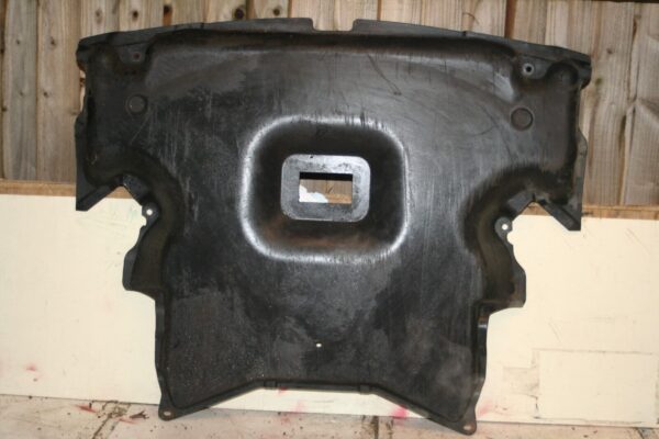 2006 MERCEDES BENZ C CLASS W203. ENGINE UNDER TRAY