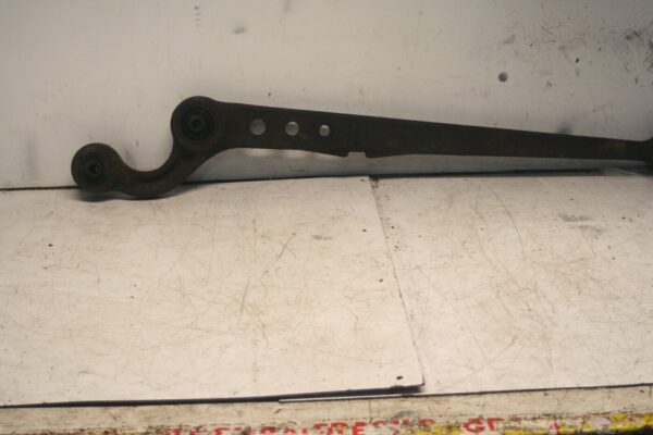 2001 LAND ROVER DISCOVERY 2 TD5. DRIVER SIDE FRONT RADIUS ARM - Image 3