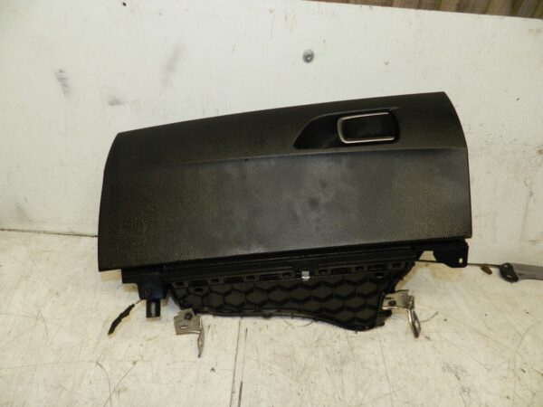 2014 BMW 1 SERIES F21 118D.  GLOVEBOX GLOVE BOX F20