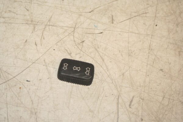 1988 BMW 735 7SERIES E32. ELECTRIC SEAT ADJUSTER BUTTON
