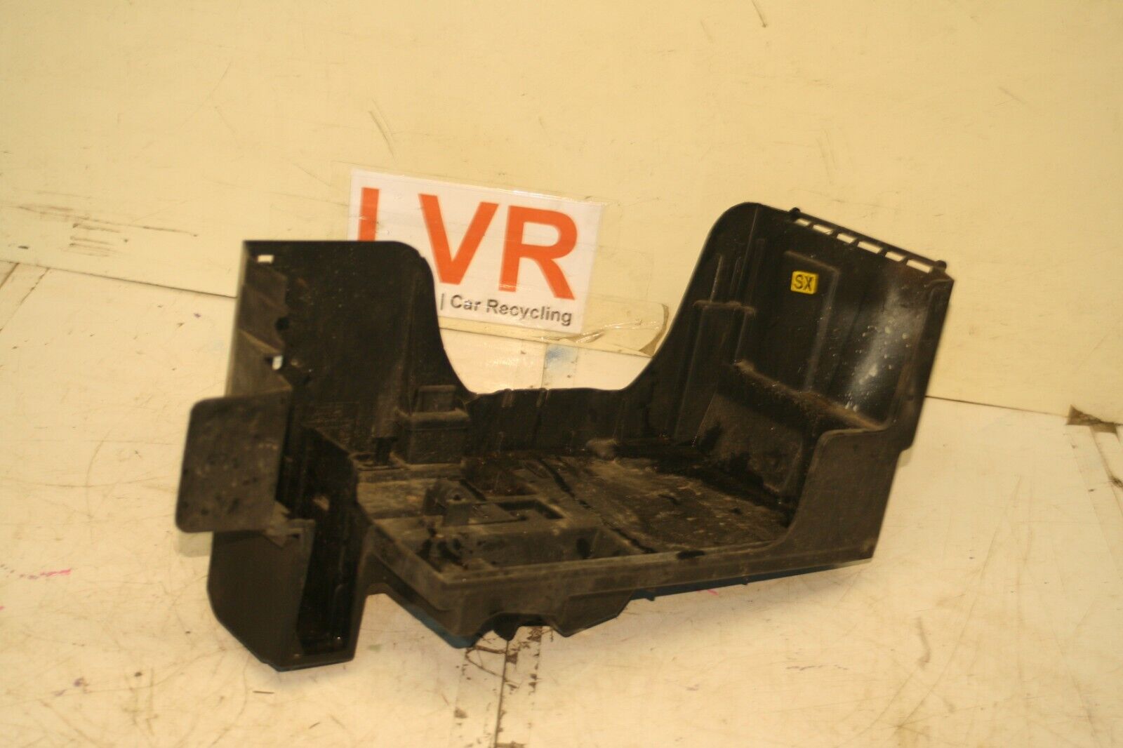 2008 VAUXHALL VECTRA C, 2.2 PETROL. BATTERY TRAY
